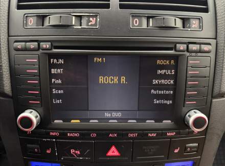 Volkswagen - Touareg