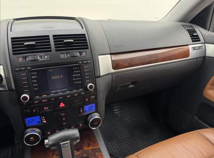 Volkswagen - Touareg