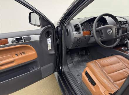 Volkswagen - Touareg