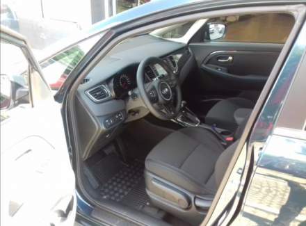Kia - Carens