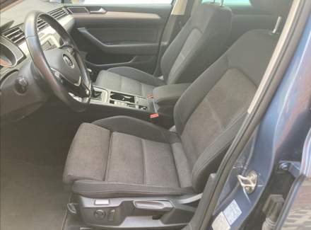 Volkswagen - Passat