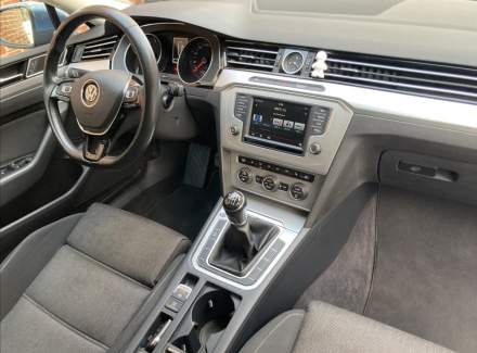 Volkswagen - Passat