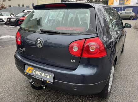 Volkswagen - Golf