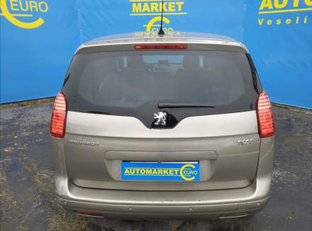 Peugeot - 5008