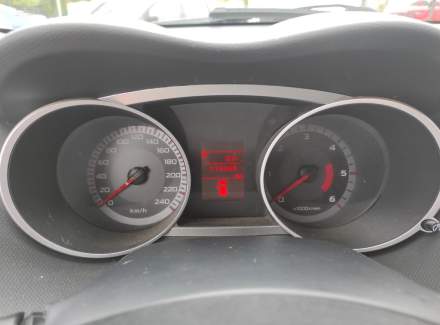 Mitsubishi - Outlander