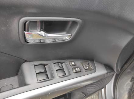 Mitsubishi - Outlander