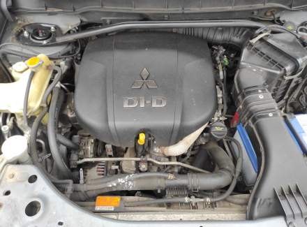 Mitsubishi - Outlander