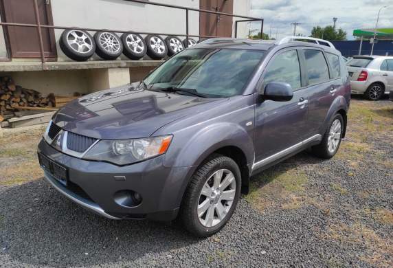 Mitsubishi - Outlander