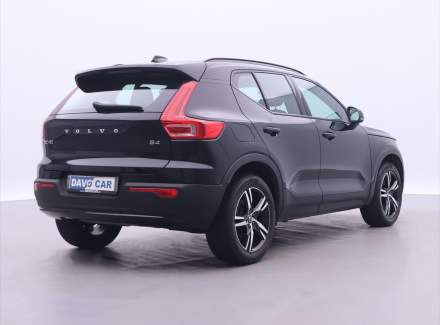 Volvo - XC40