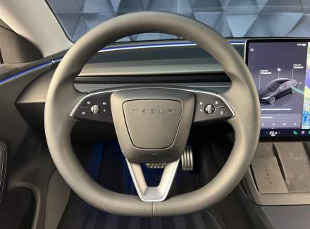 Tesla - Model 3