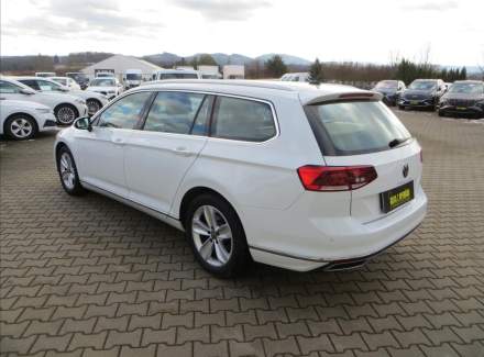 Volkswagen - Passat