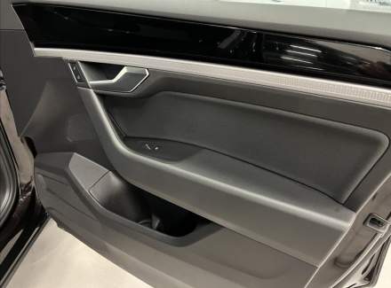 Volkswagen - Touareg