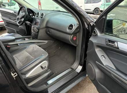 Mercedes-Benz - M-class