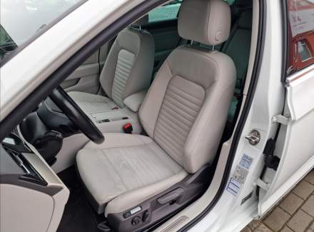Volkswagen - Passat