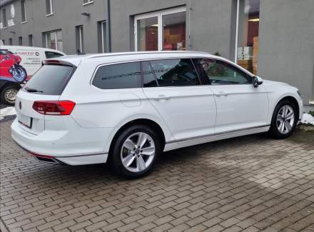 Volkswagen - Passat