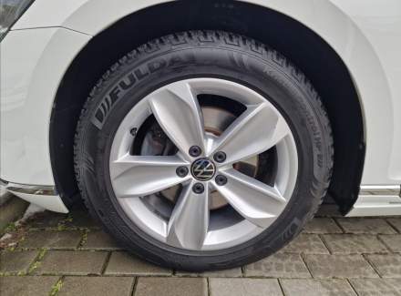 Volkswagen - Passat