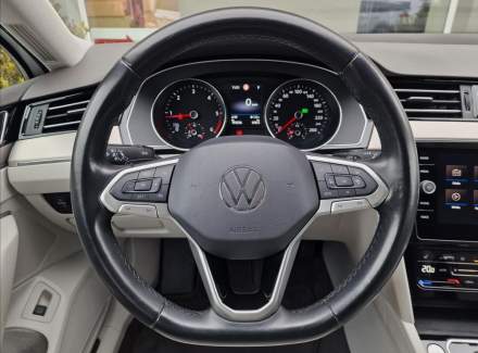 Volkswagen - Passat