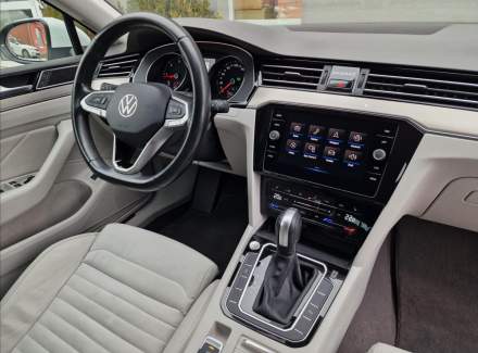 Volkswagen - Passat