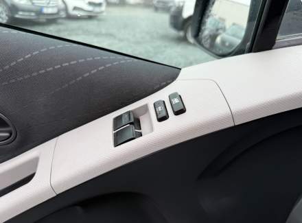 Toyota - Yaris 1.3 i VVT-i (87 Hp) Automatic