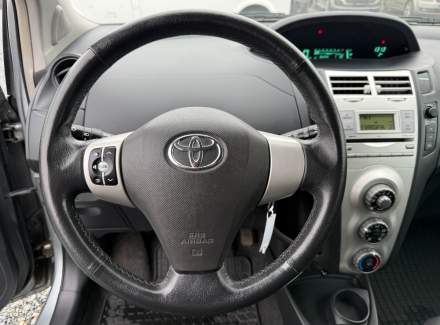 Toyota - Yaris 1.3 i VVT-i (87 Hp) Automatic