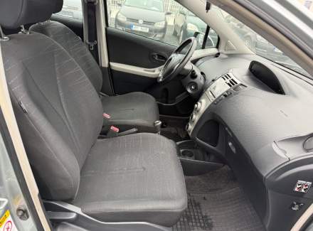 Toyota - Yaris 1.3 i VVT-i (87 Hp) Automatic