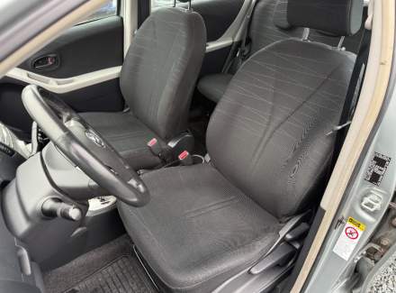 Toyota - Yaris 1.3 i VVT-i (87 Hp) Automatic