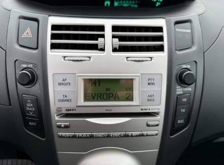 Toyota - Yaris 1.3 i VVT-i (87 Hp) Automatic