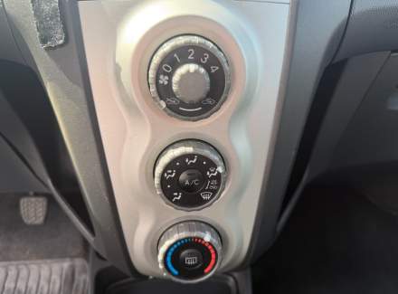 Toyota - Yaris 1.3 i VVT-i (87 Hp)