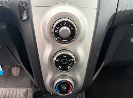 Toyota - Yaris 1.3 i VVT-i (87 Hp)