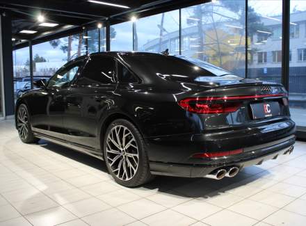Audi - S8
