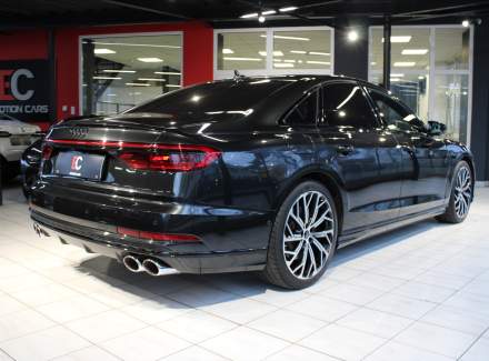 Audi - S8