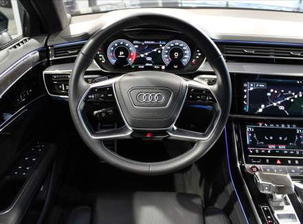 Audi - S8