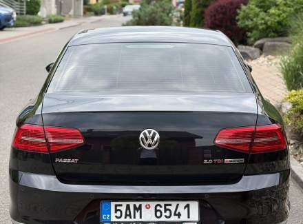 Volkswagen - Passat