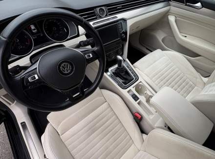 Volkswagen - Passat