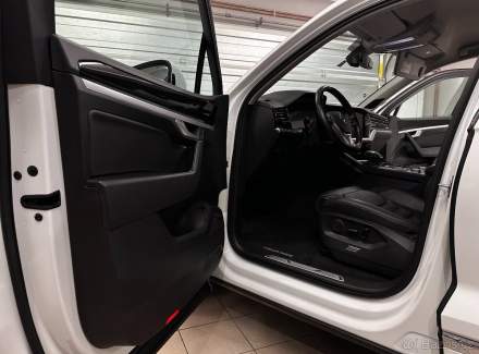 Volkswagen - Touareg