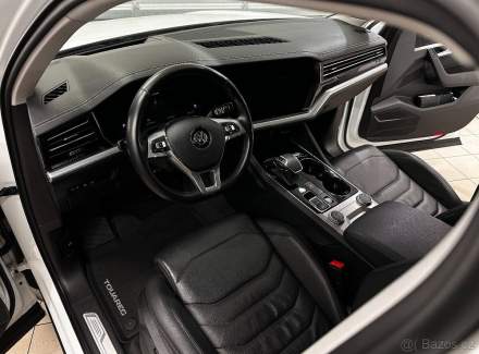 Volkswagen - Touareg