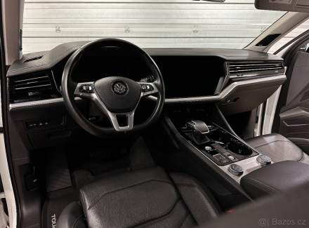 Volkswagen - Touareg