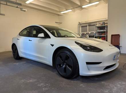 Tesla - Model 3