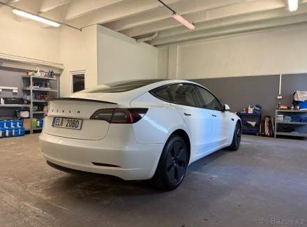 Tesla - Model 3