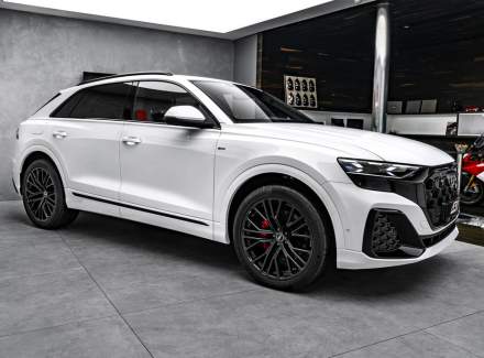Audi - Q8