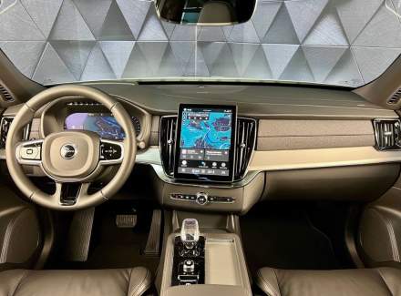 Volvo - XC90