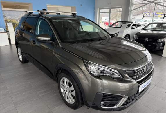 Peugeot - 5008