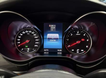 Mercedes-Benz - V-class