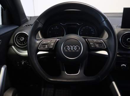 Audi - Q2