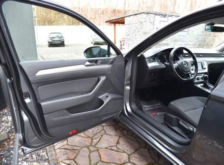 Volkswagen - Passat