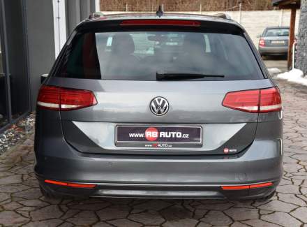 Volkswagen - Passat