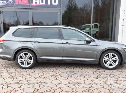 Volkswagen - Passat