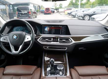 BMW - X7