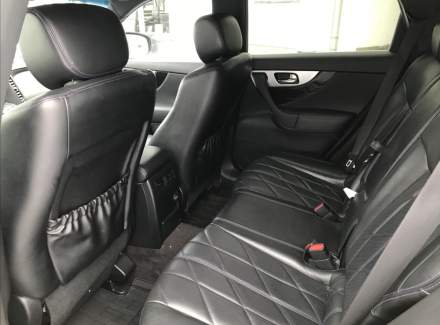 Infiniti - QX70