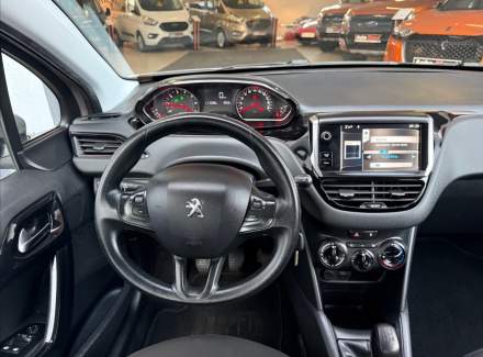 Peugeot - 208